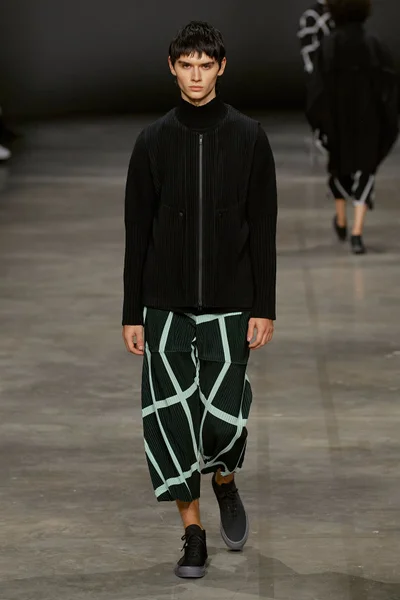 Look 26